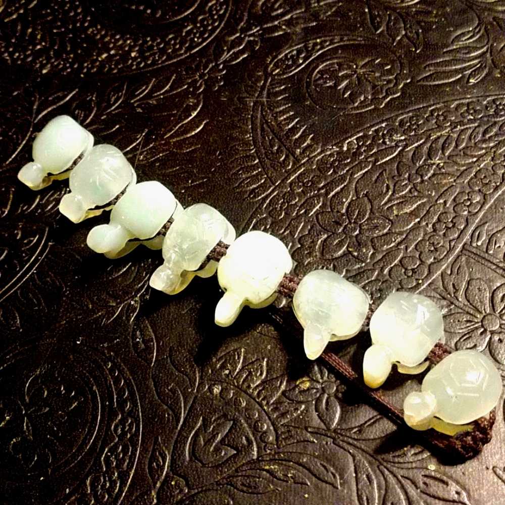 Hand carved~turtle~jade bracelet